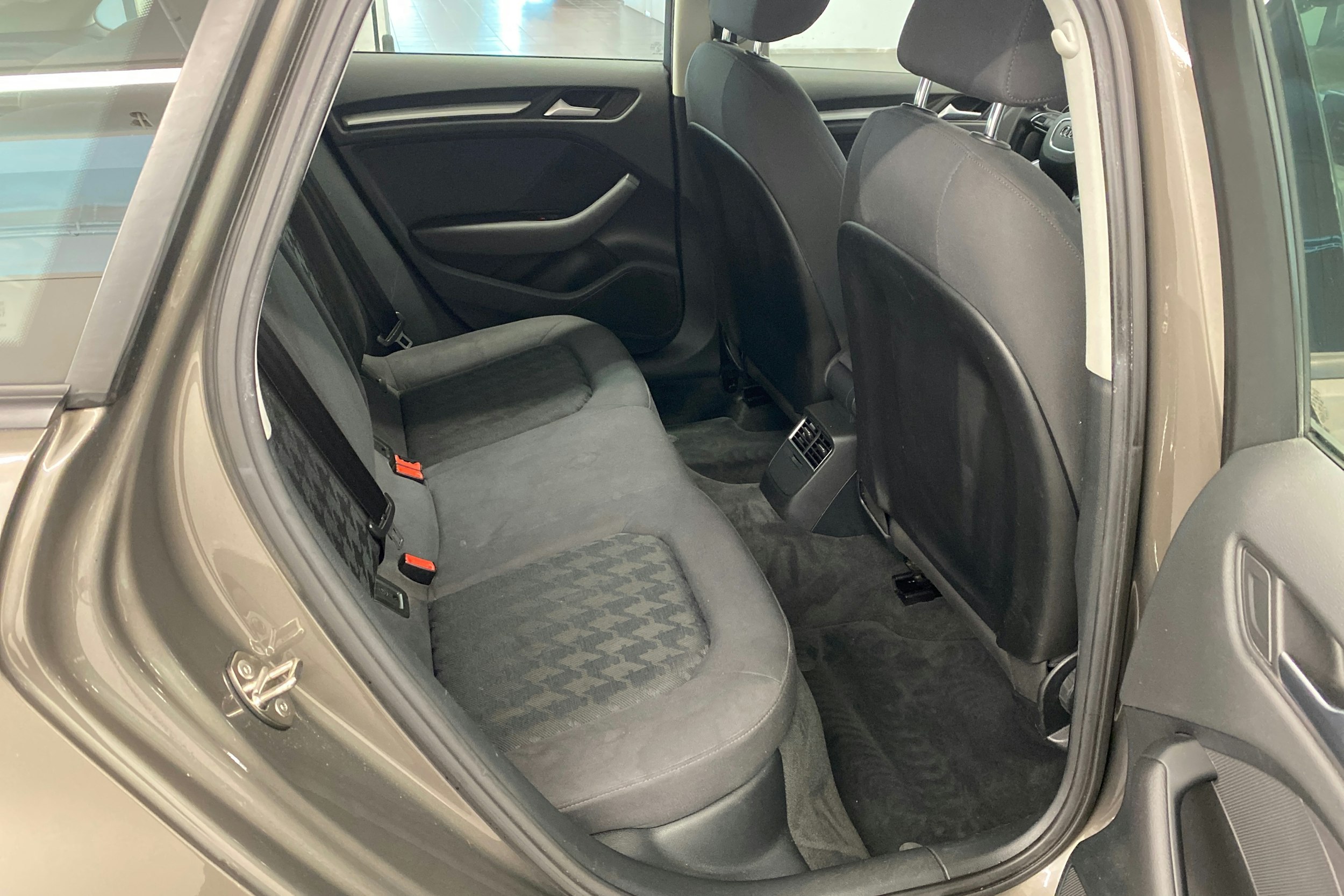 harmaa Audi A3 2015 kuva 24.