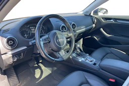 sininen Audi A3 2015 kuva 3.