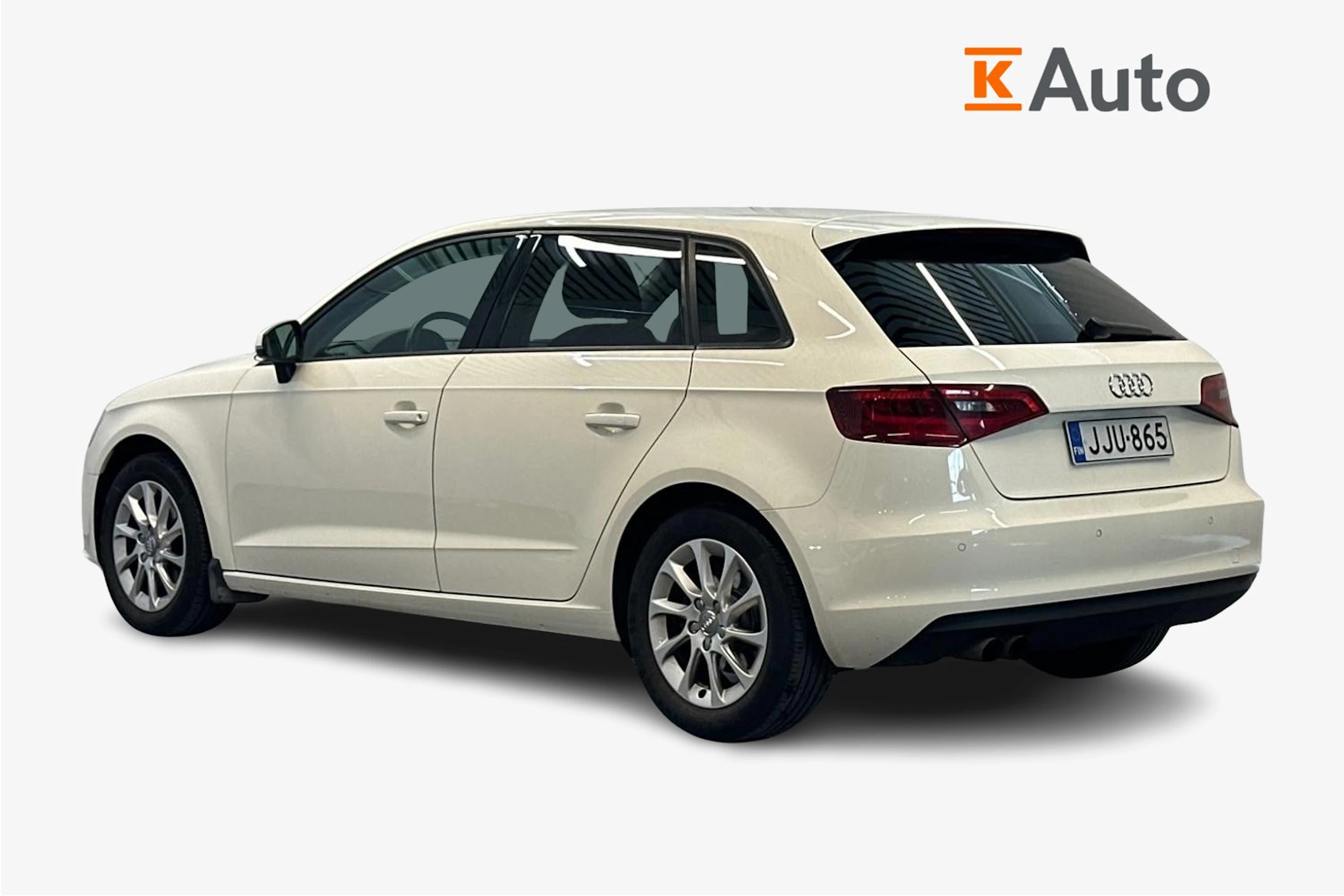 valkoinen Audi A3 2015 kuva 2.