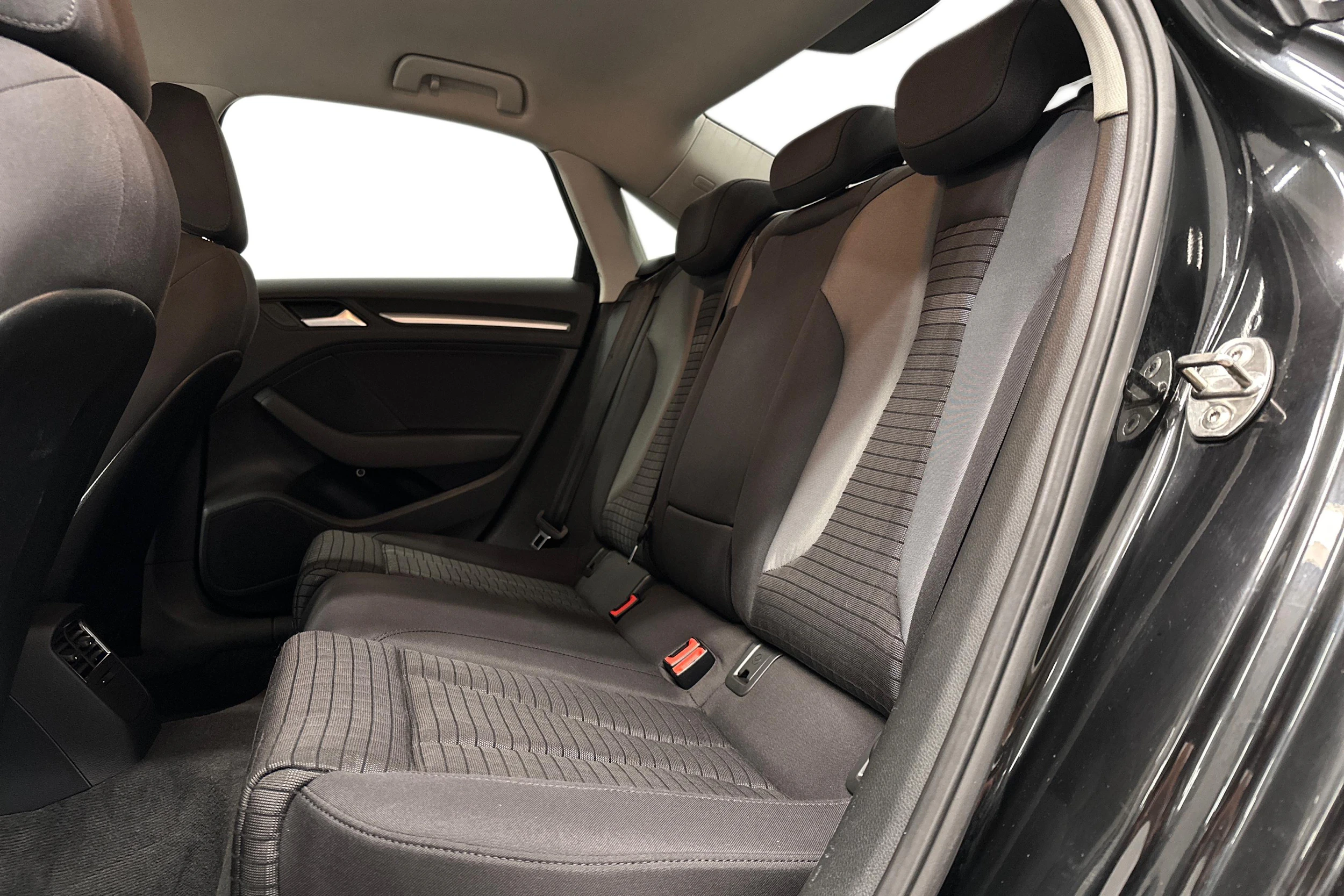 musta Audi A3 2016 kuva 8.