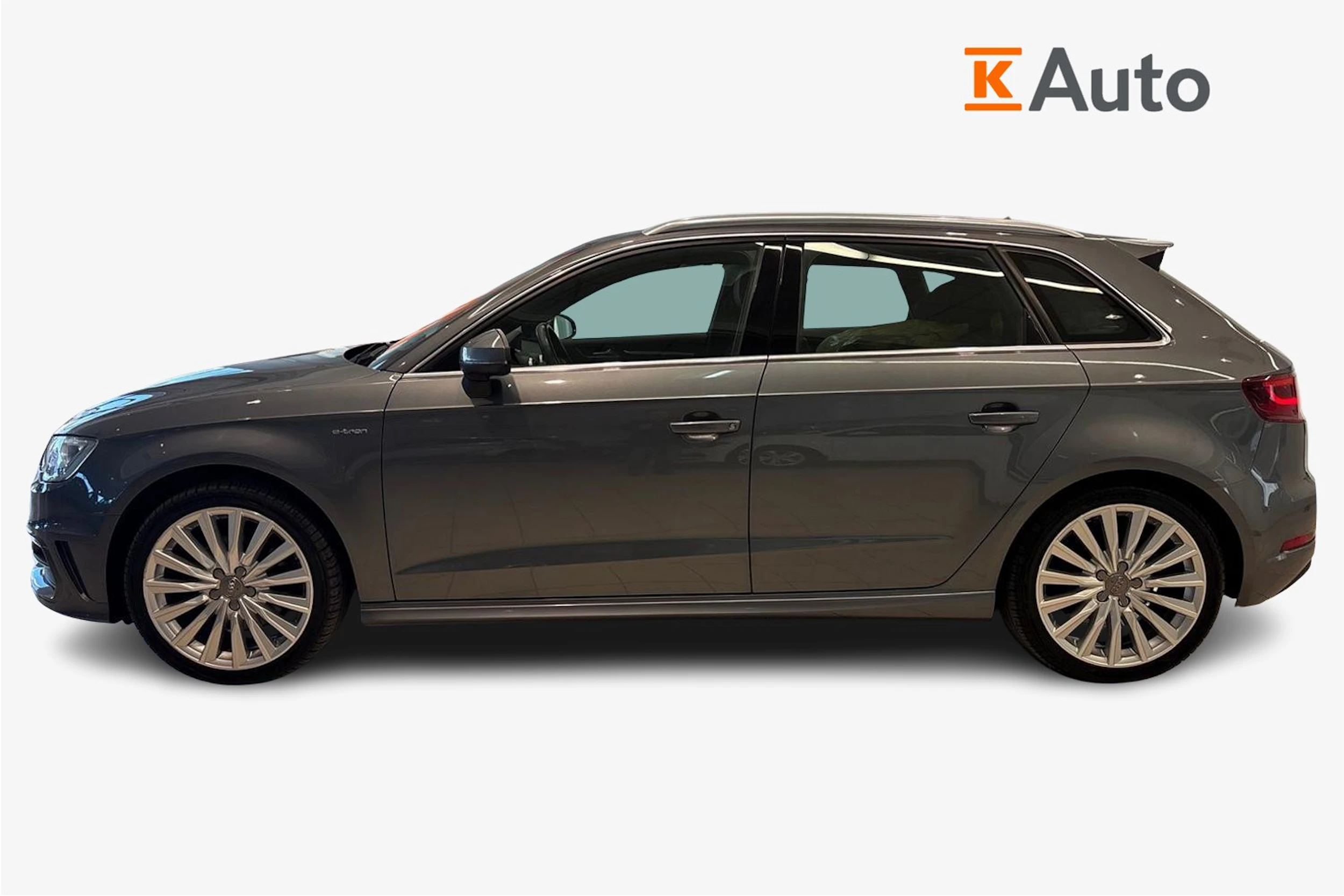 Harmaa Audi A3 2015 kuva 5.