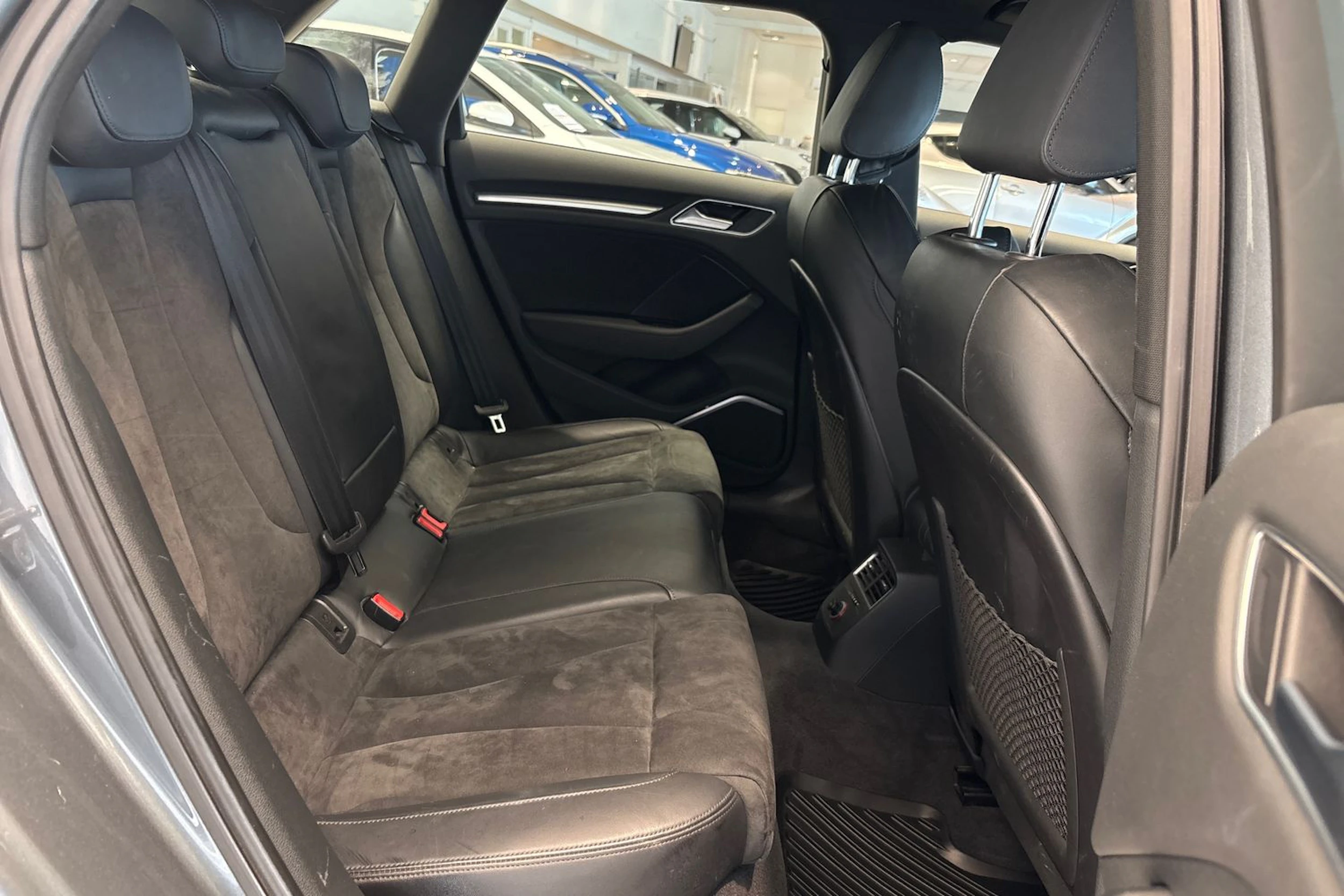 Harmaa Audi A3 2015 kuva 10.