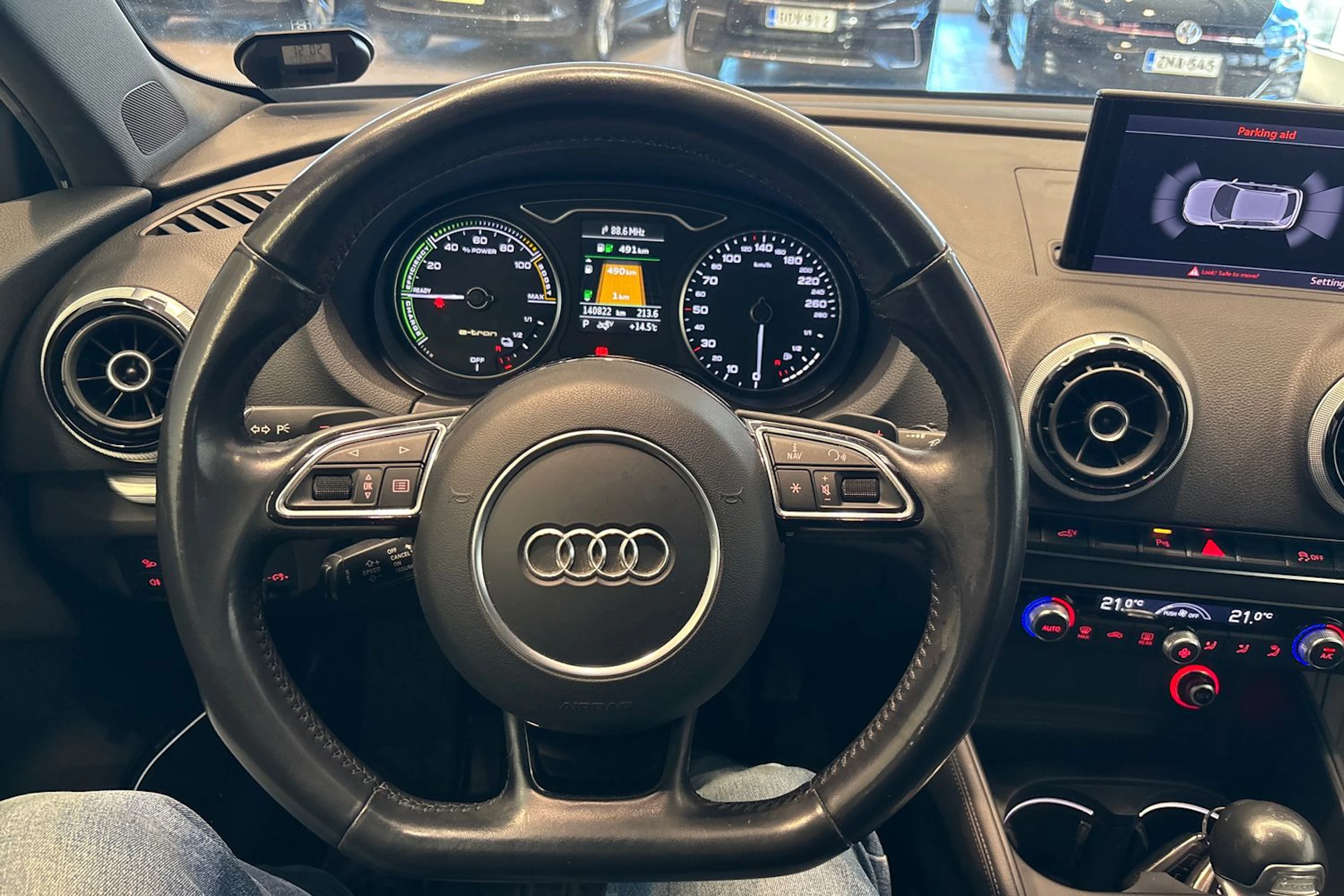 Harmaa Audi A3 2015 kuva 12.