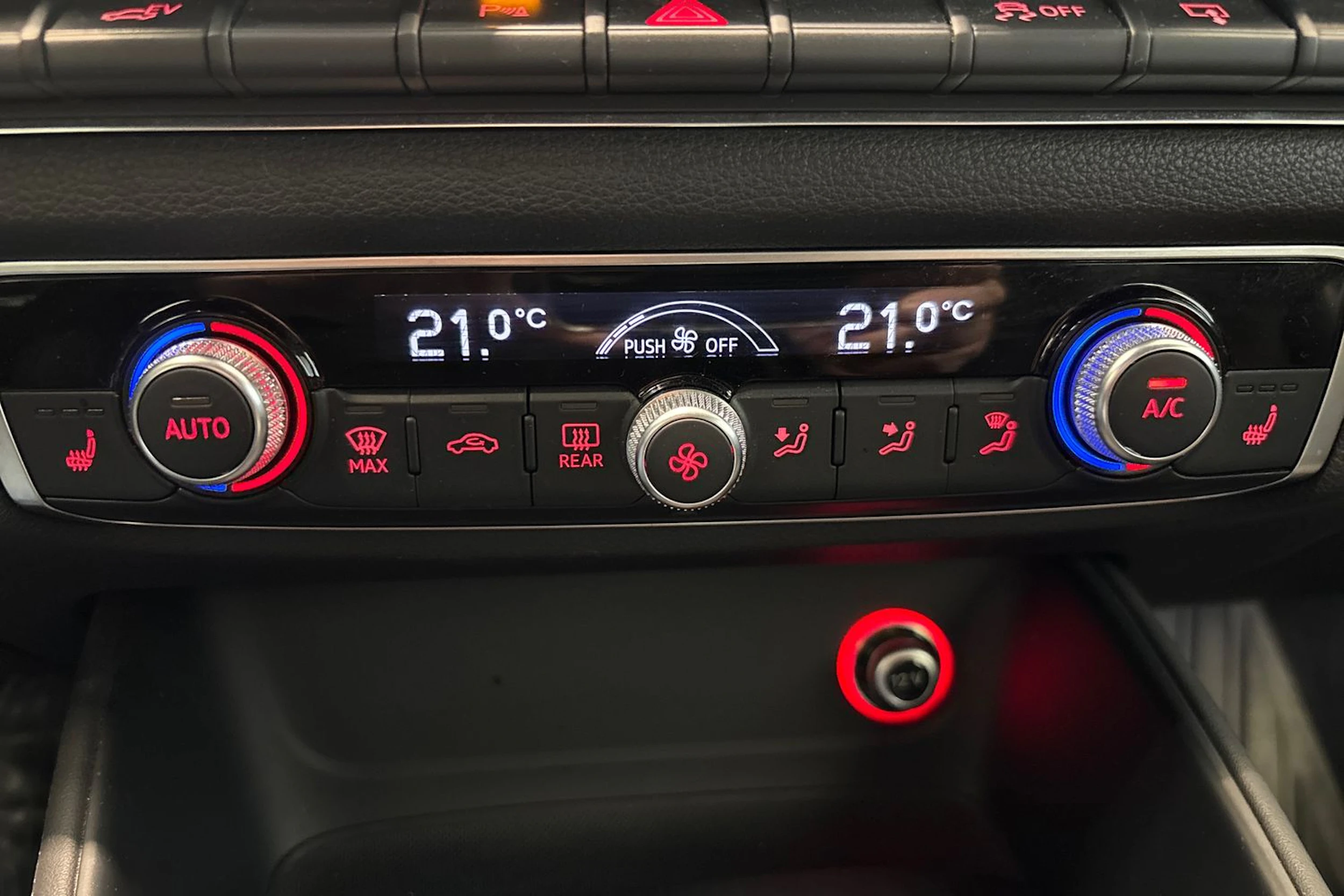 Harmaa Audi A3 2015 kuva 18.