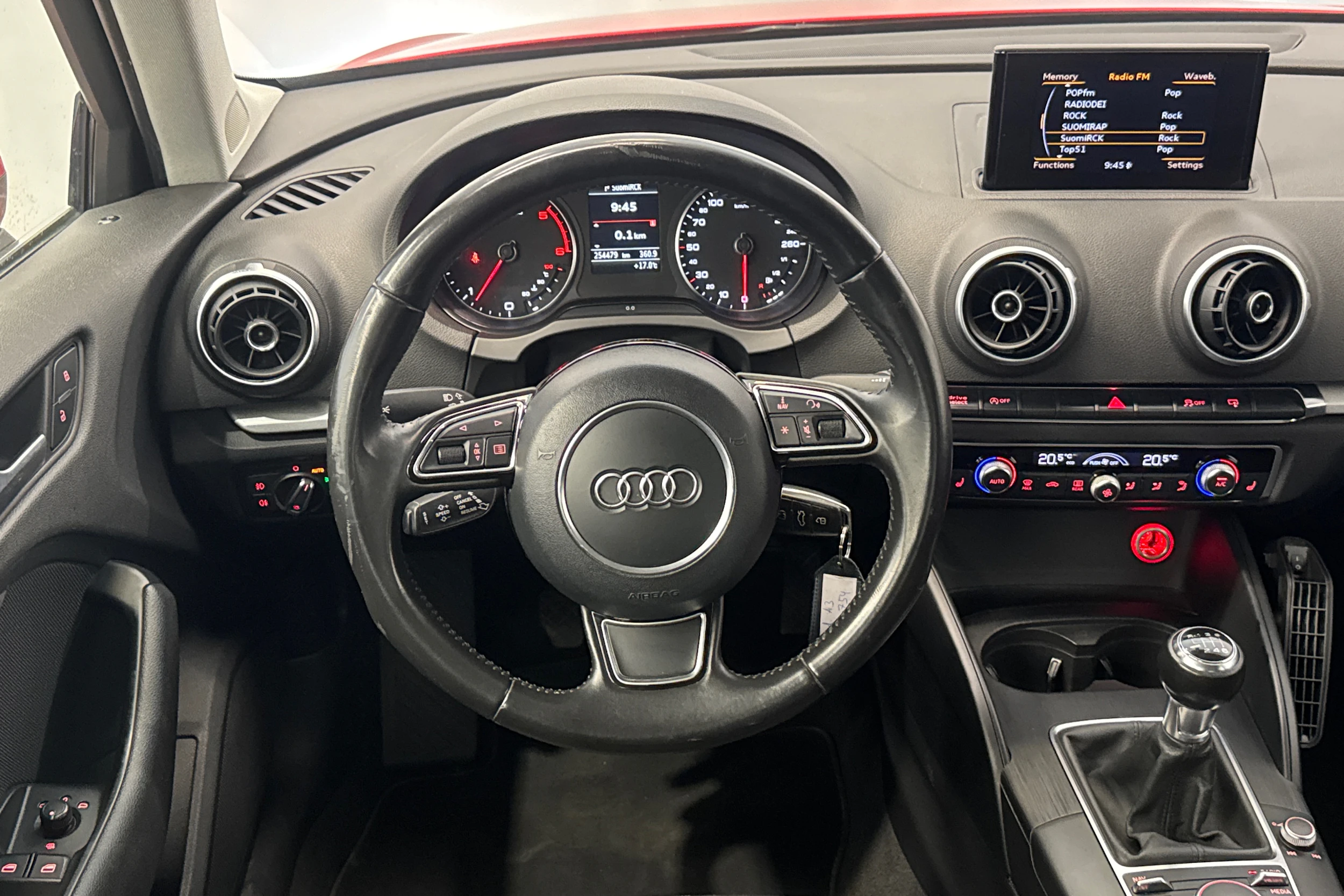 punainen Audi A3 2015 kuva 16.