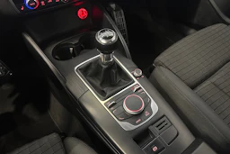 punainen Audi A3 2015 kuva 19.