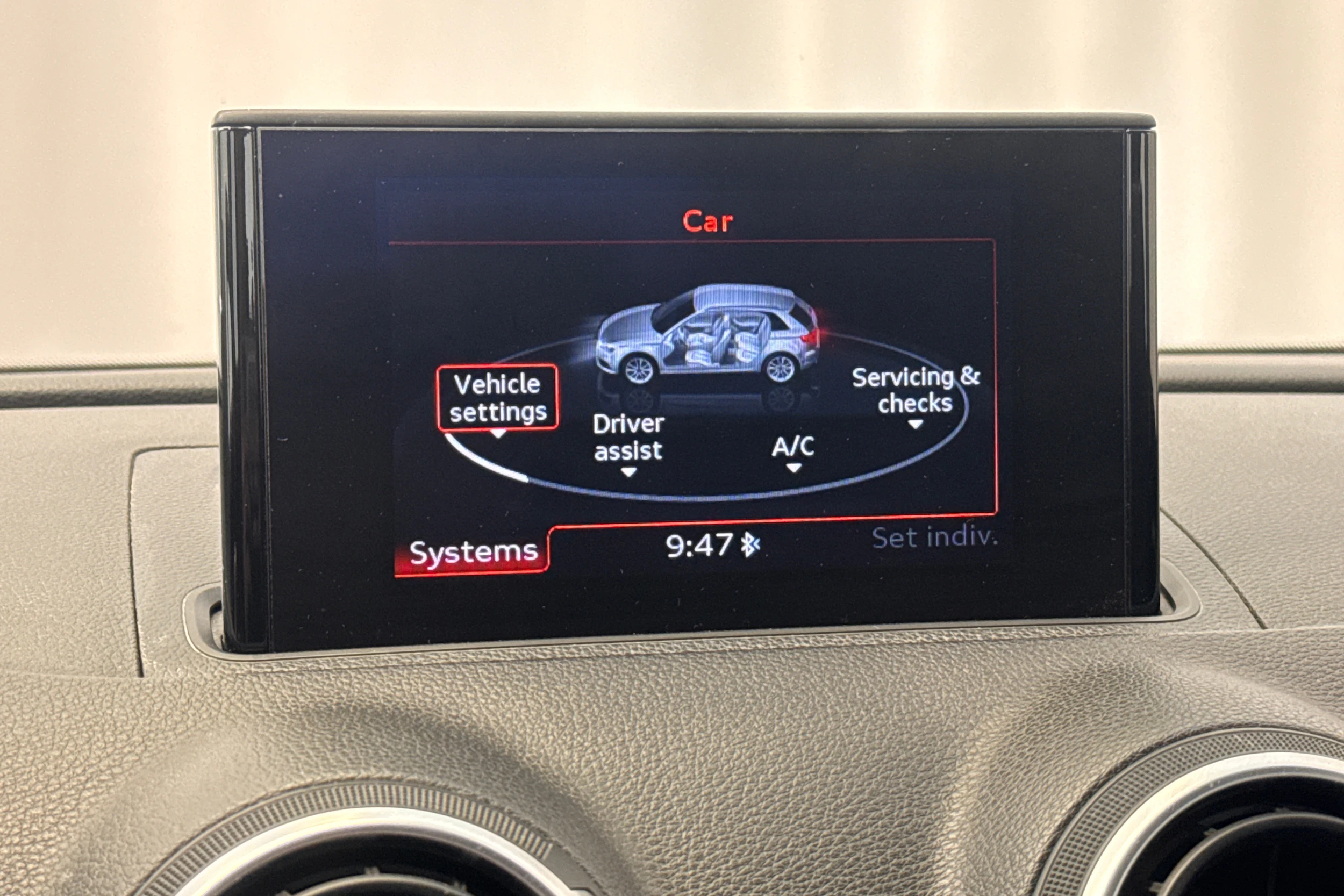punainen Audi A3 2015 kuva 24.