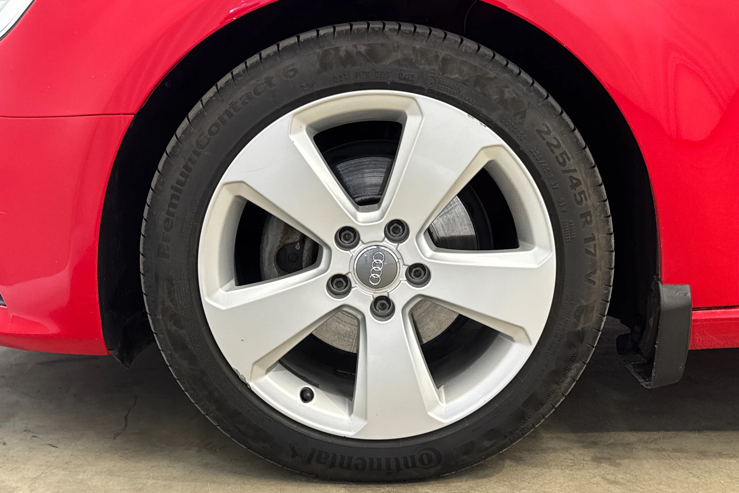 punainen Audi A3 2015 kuva 27.
