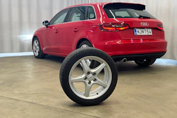 punainen Audi A3 2015 kuva 28.