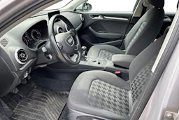 harmaa Audi A3 2015 kuva 3.