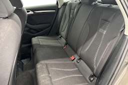 Harmaa Audi A3 2015 kuva 8.