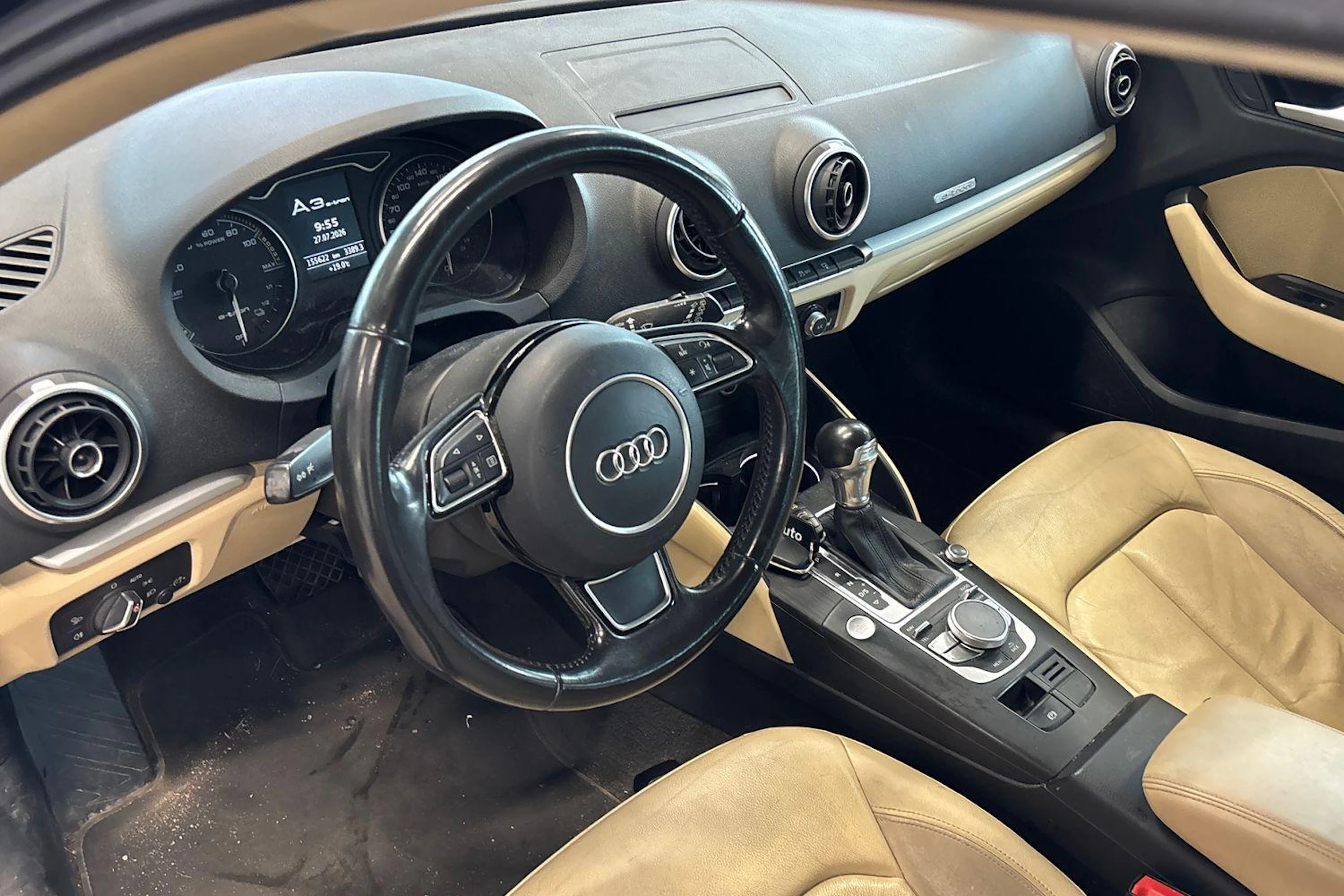 punainen Audi A3 2015 kuva 3.