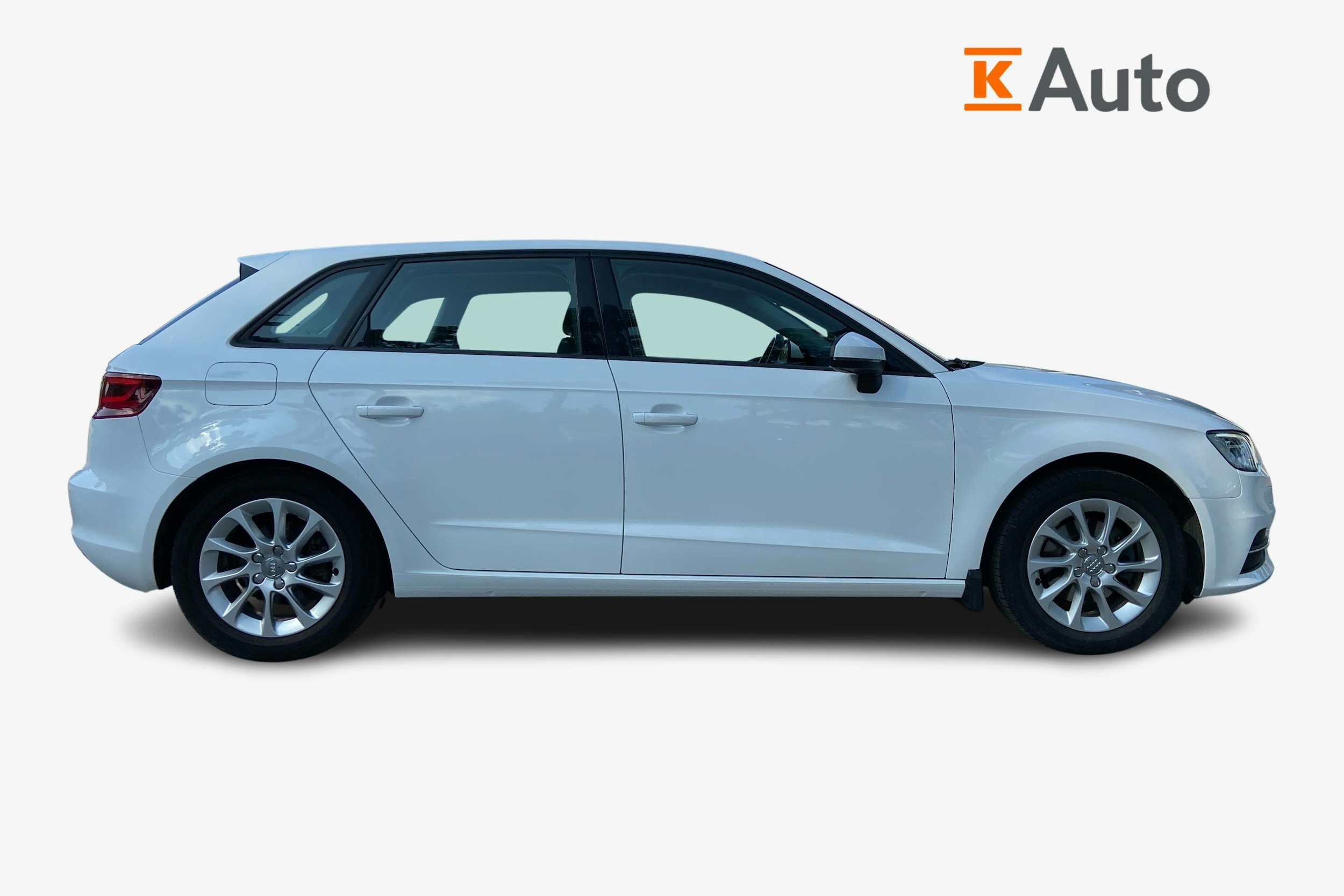 valkoinen Audi A3 2015 kuva 5.