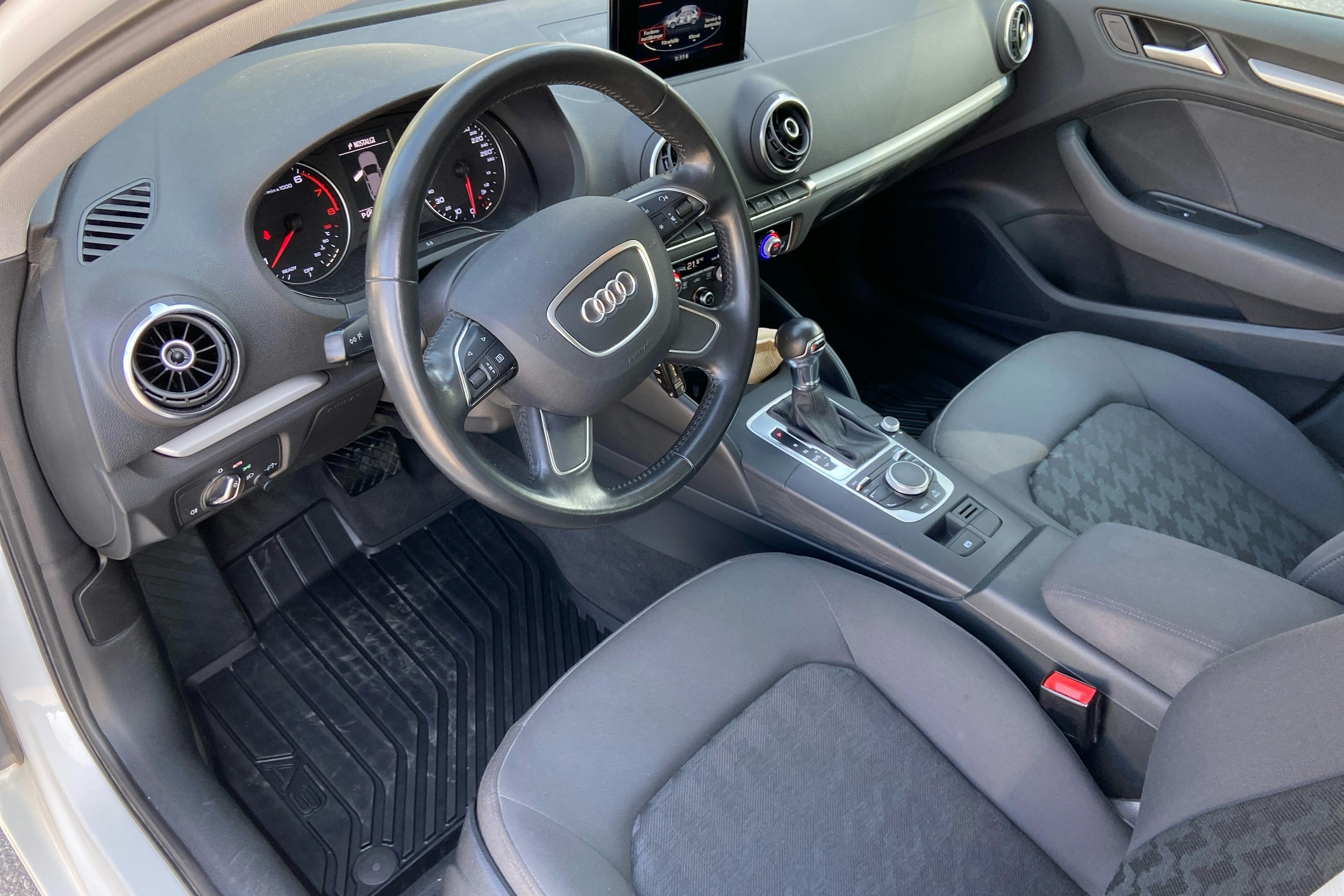 valkoinen Audi A3 2015 kuva 7.