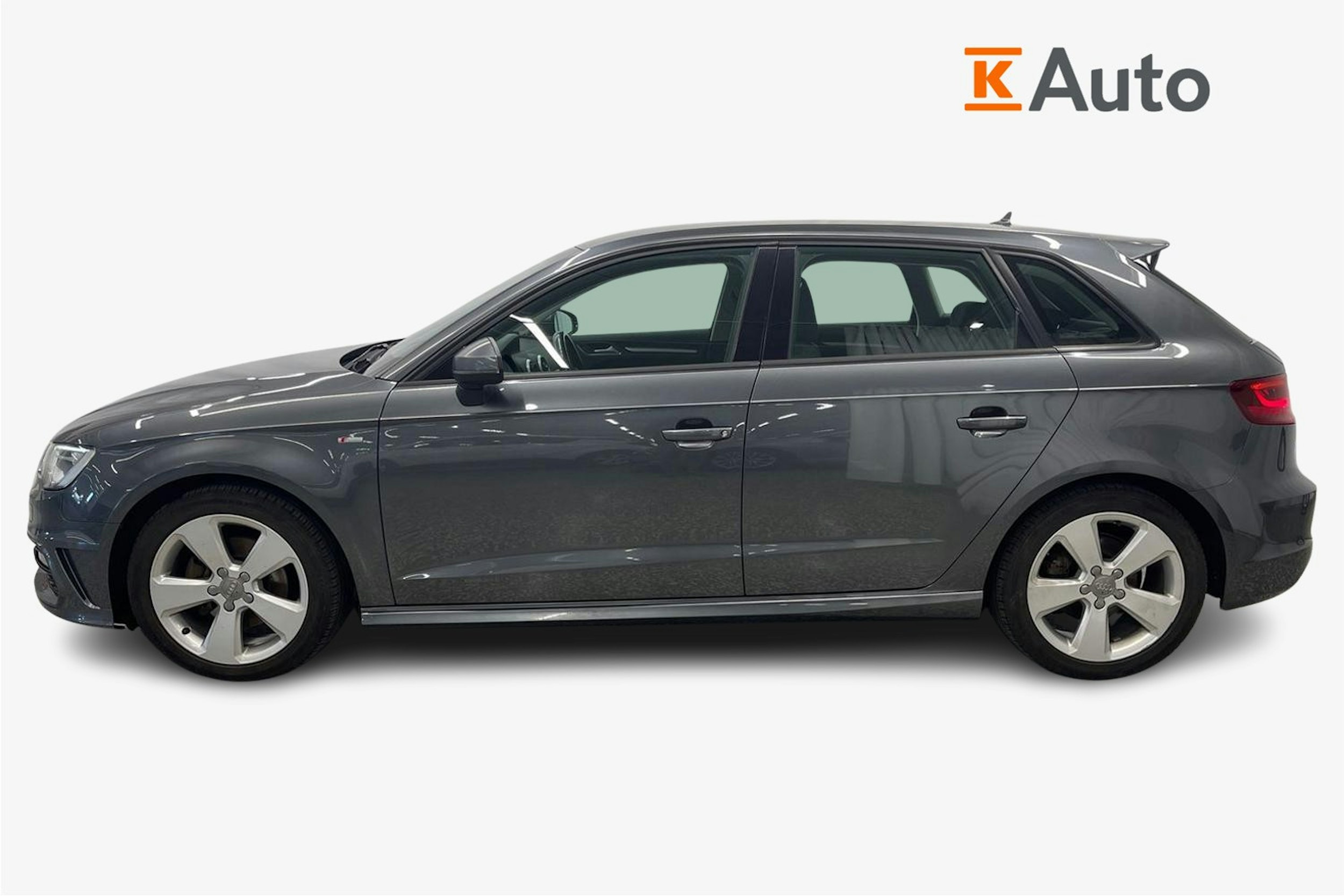 Harmaa Audi A3 2015 kuva 6.
