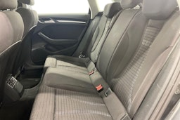 Harmaa Audi A3 2015 kuva 10.
