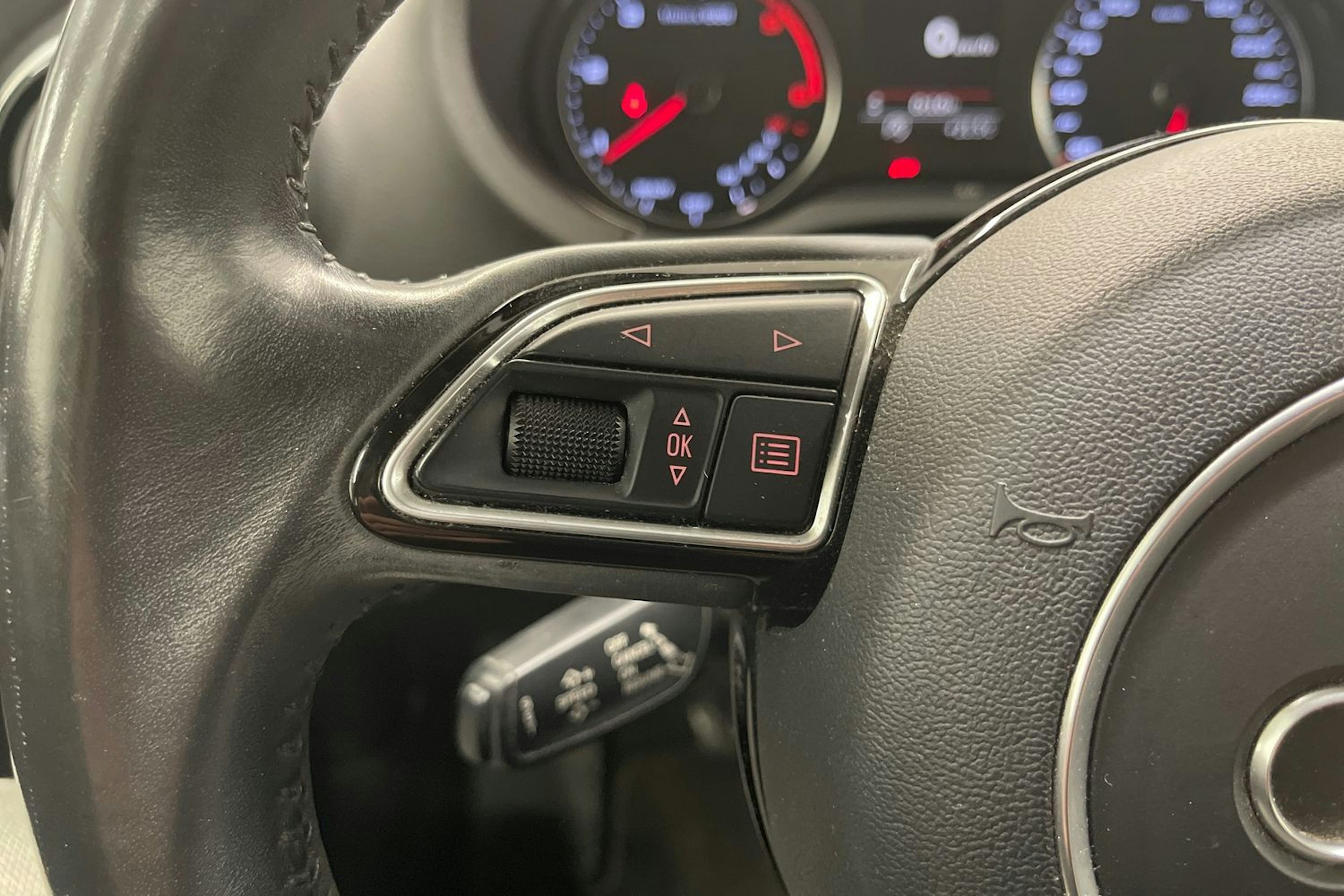 Harmaa Audi A3 2015 kuva 19.