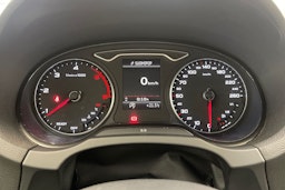 Harmaa Audi A3 2015 kuva 21.
