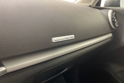 Harmaa Audi A3 2015 kuva 26.