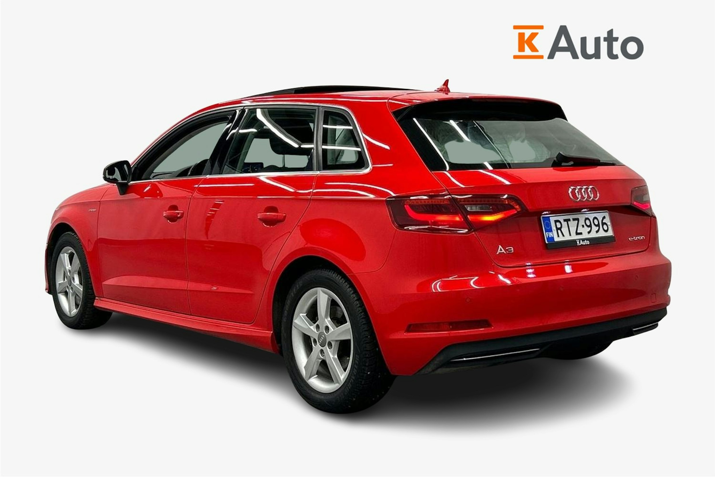 punainen Audi A3 2015 kuva 2.