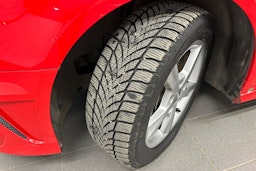 punainen Audi A3 2015 kuva 13.