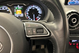 punainen Audi A3 2015 kuva 21.