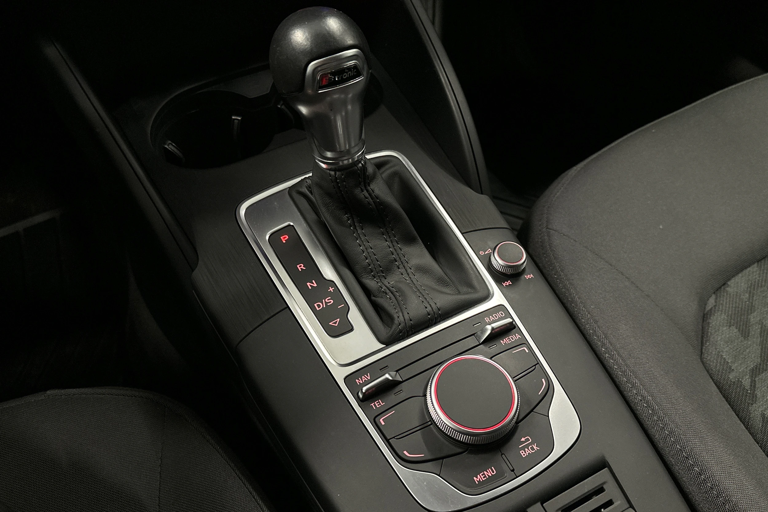 hopea Audi A3 2015 kuva 25.