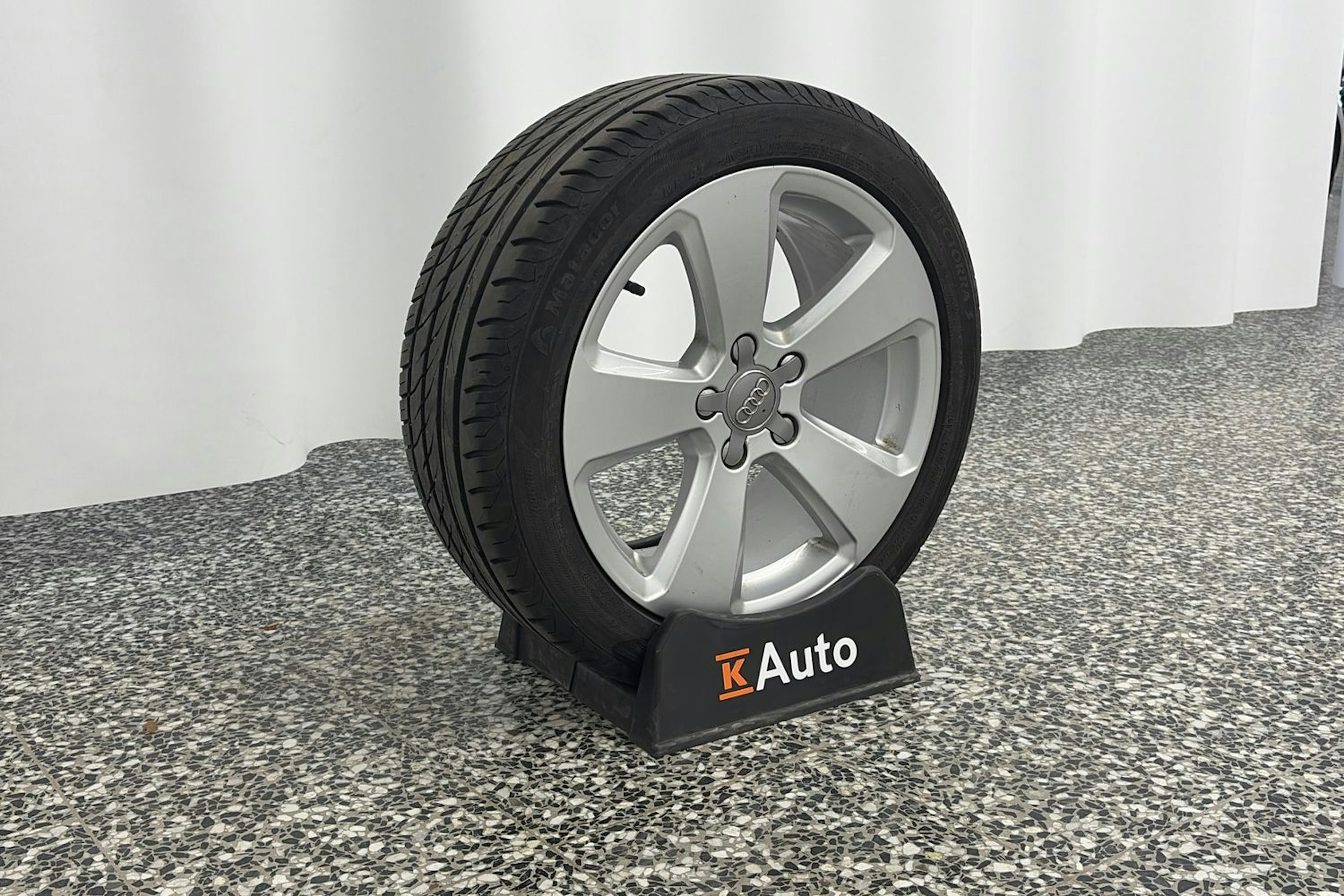 Valkoinen Audi A3 2015 kuva 13.