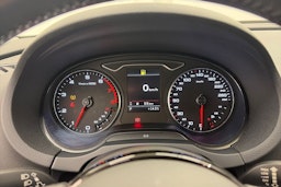 Valkoinen Audi A3 2015 kuva 16.