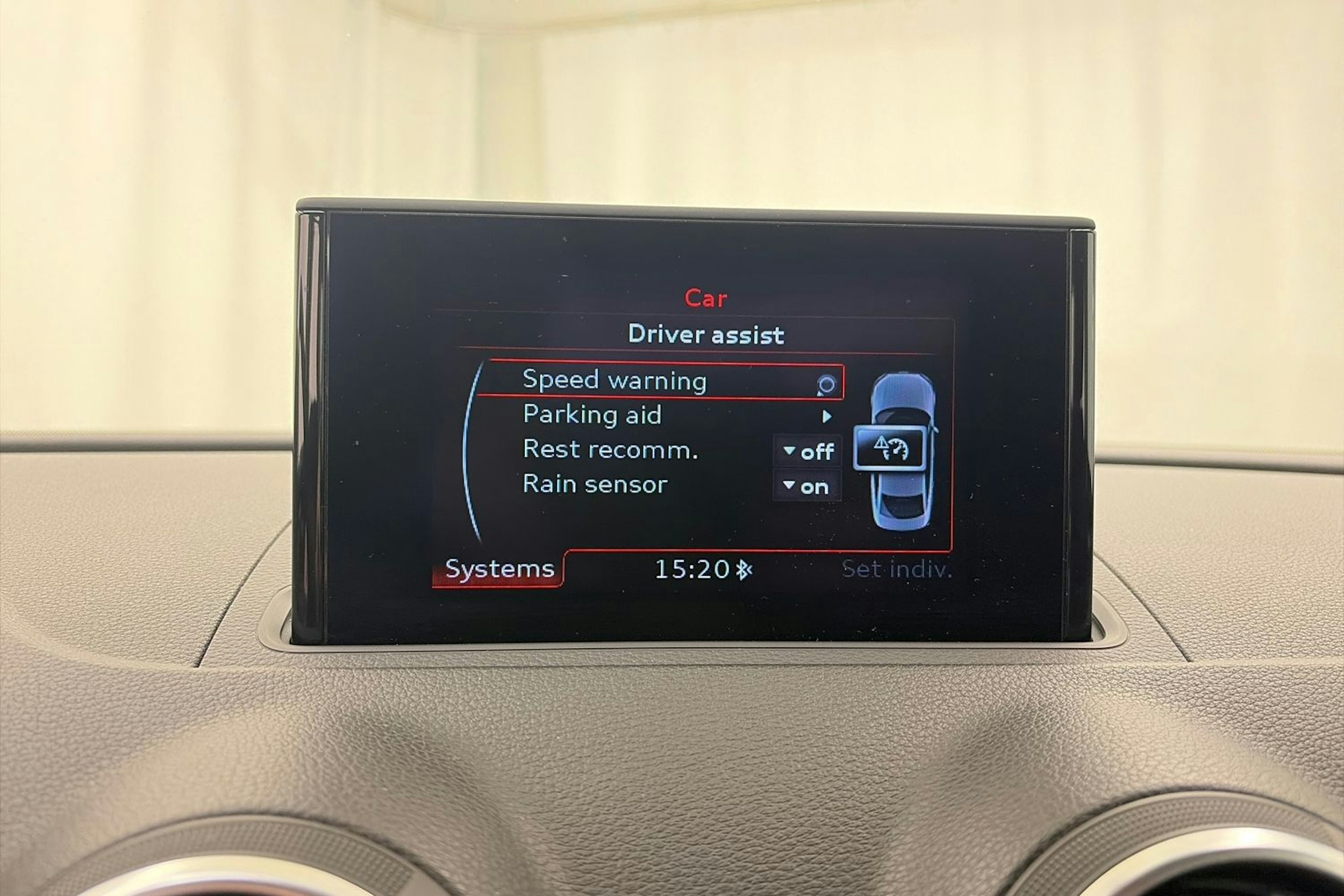 Valkoinen Audi A3 2015 kuva 22.