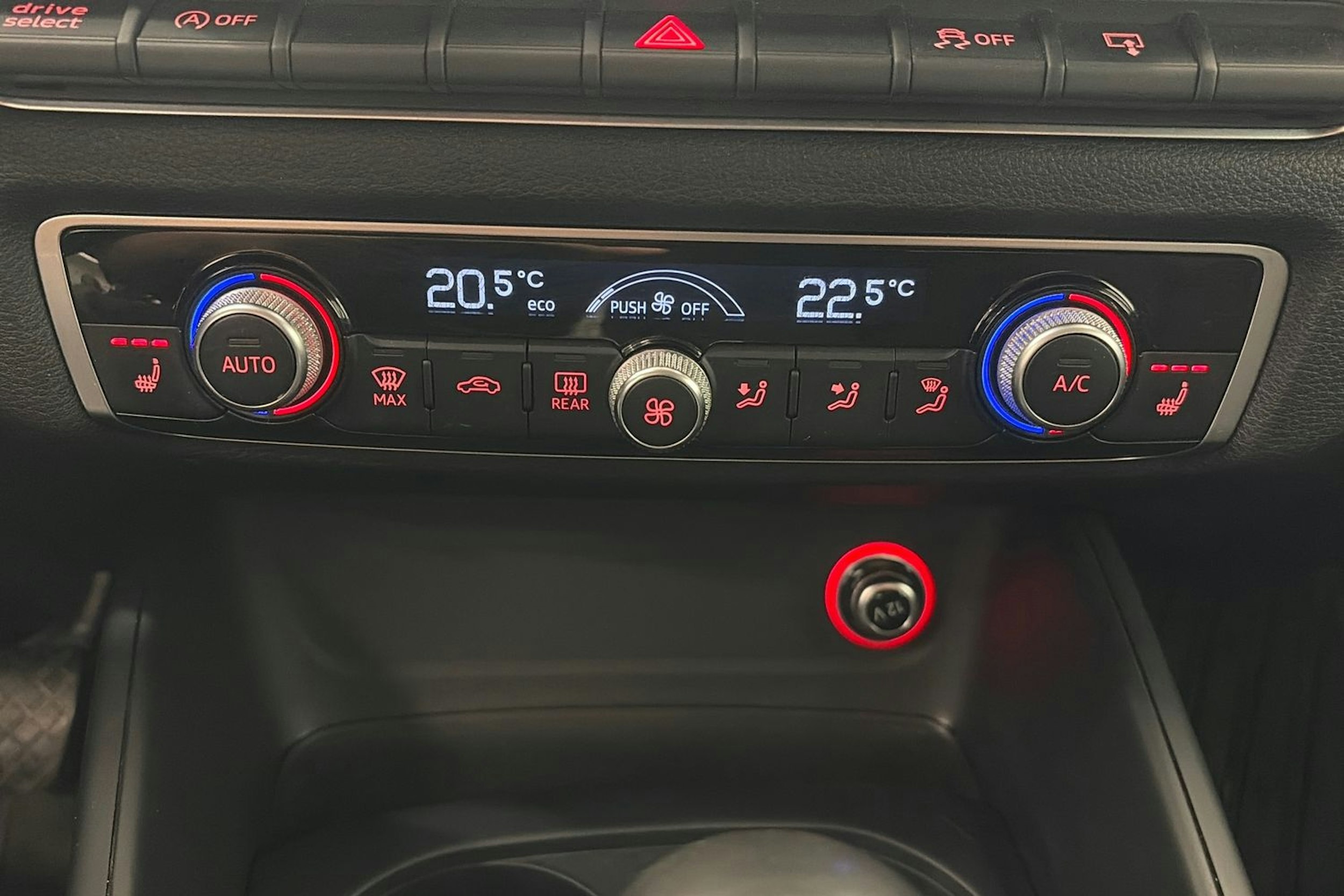 Valkoinen Audi A3 2015 kuva 23.