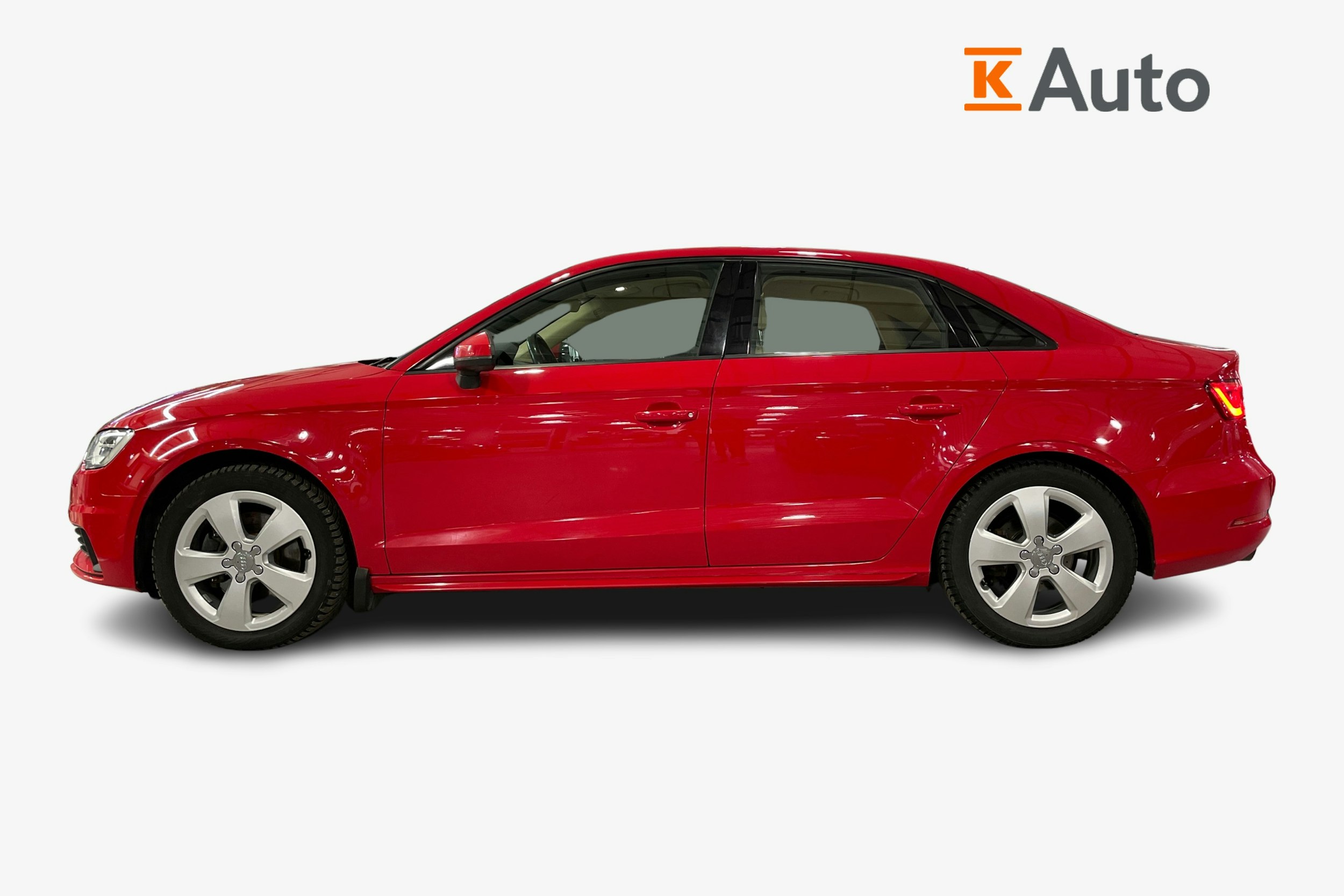 punainen Audi A3 2015 kuva 5.