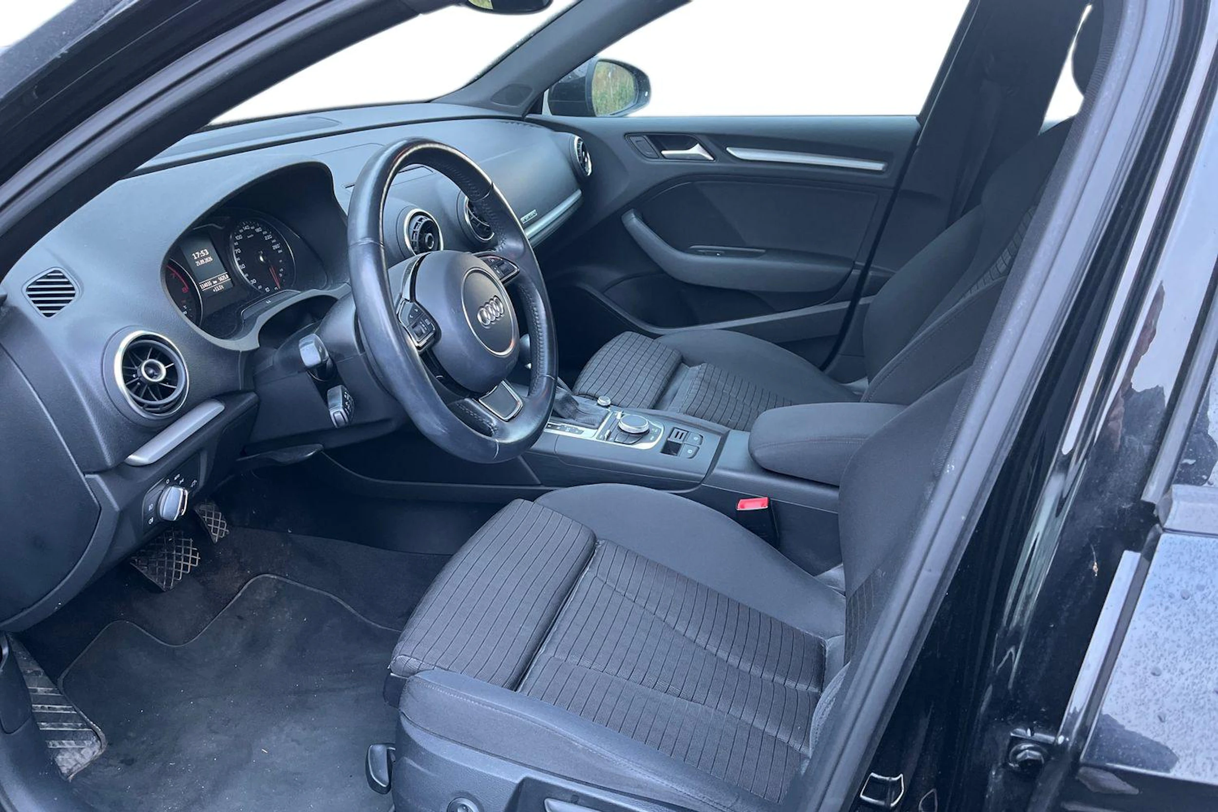 musta Audi A3 2015 kuva 3.