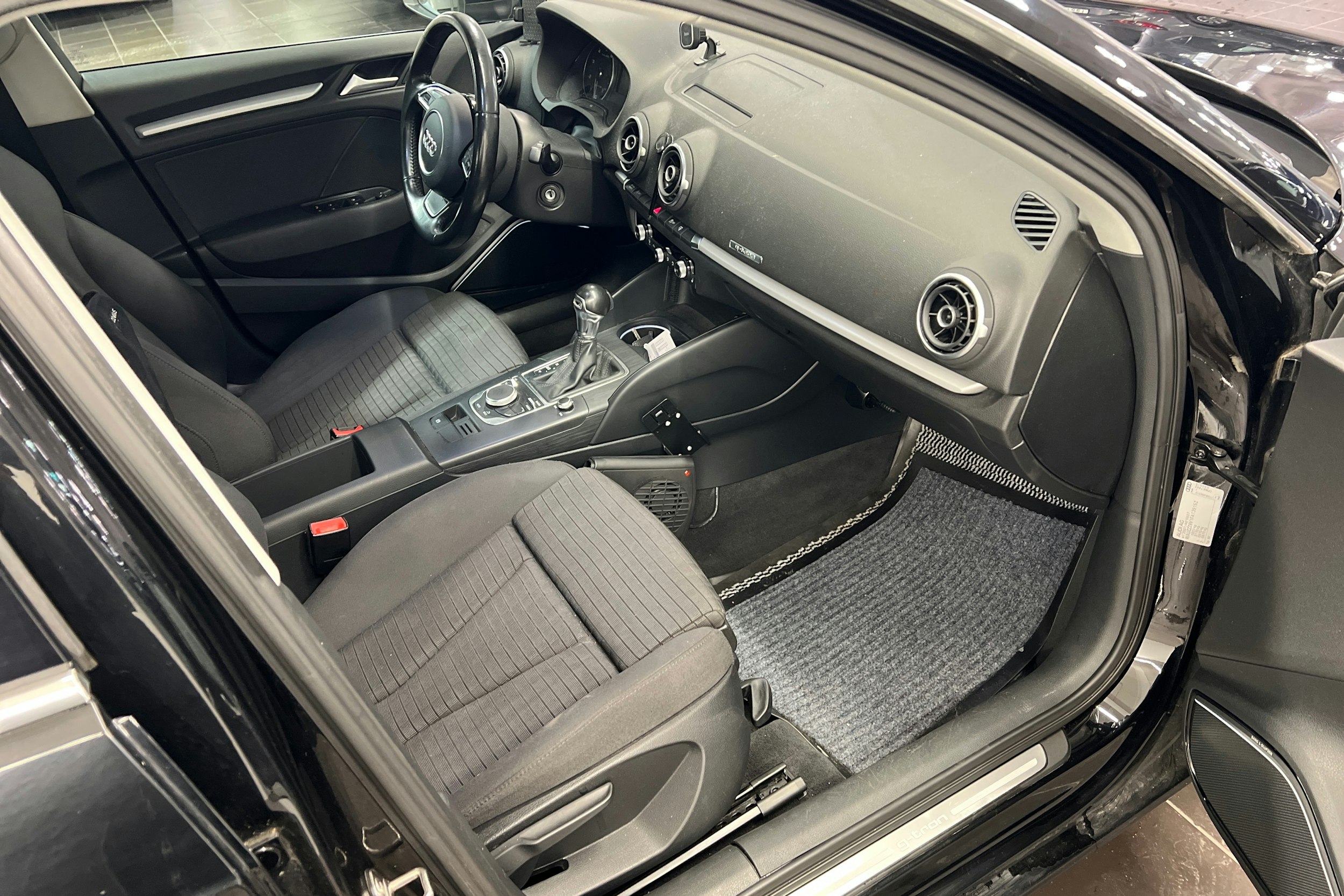 Musta Audi A3 2015 kuva 16.