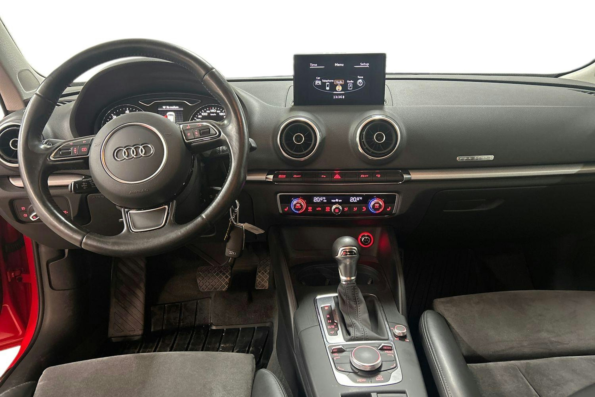punainen Audi A3 2015 kuva 9.