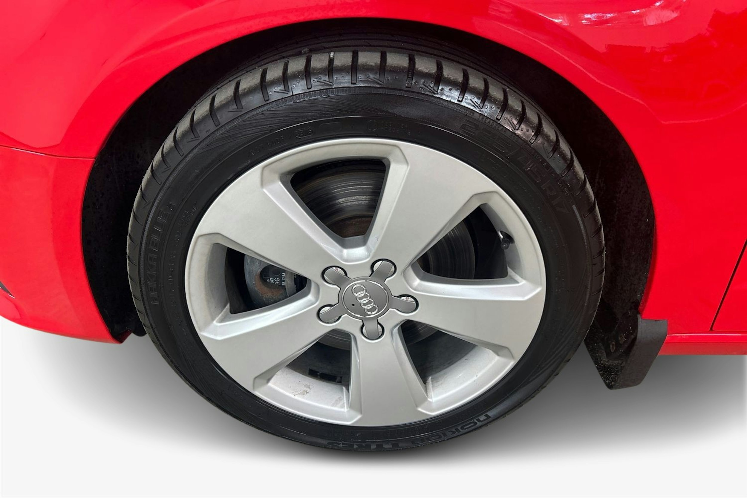 punainen Audi A3 2015 kuva 11.