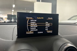 punainen Audi A3 2015 kuva 19.