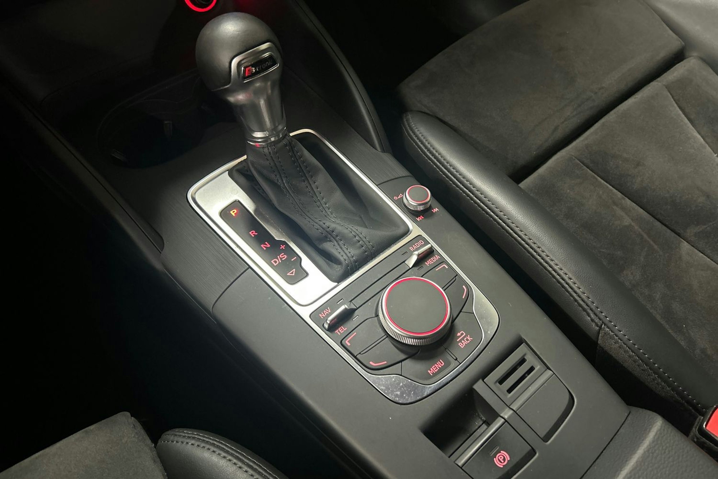 punainen Audi A3 2015 kuva 24.