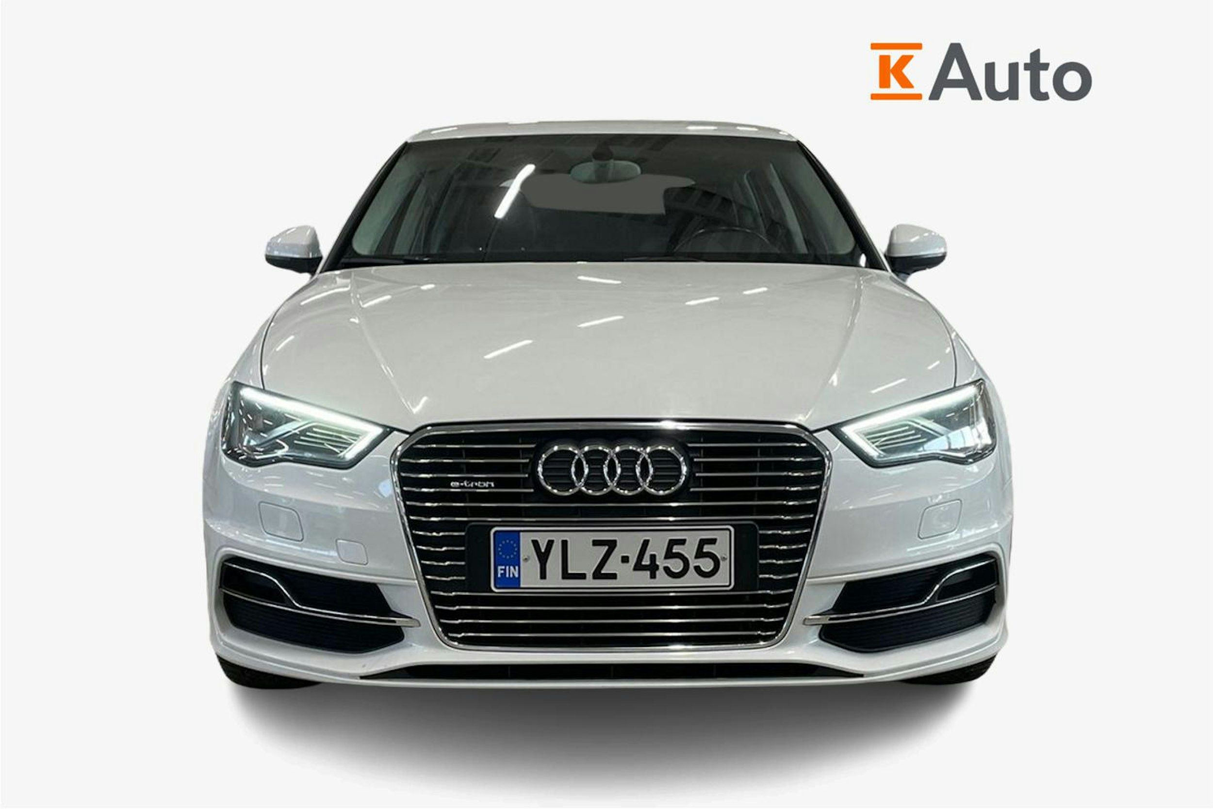 valkoinen Audi A3 2015 kuva 5.
