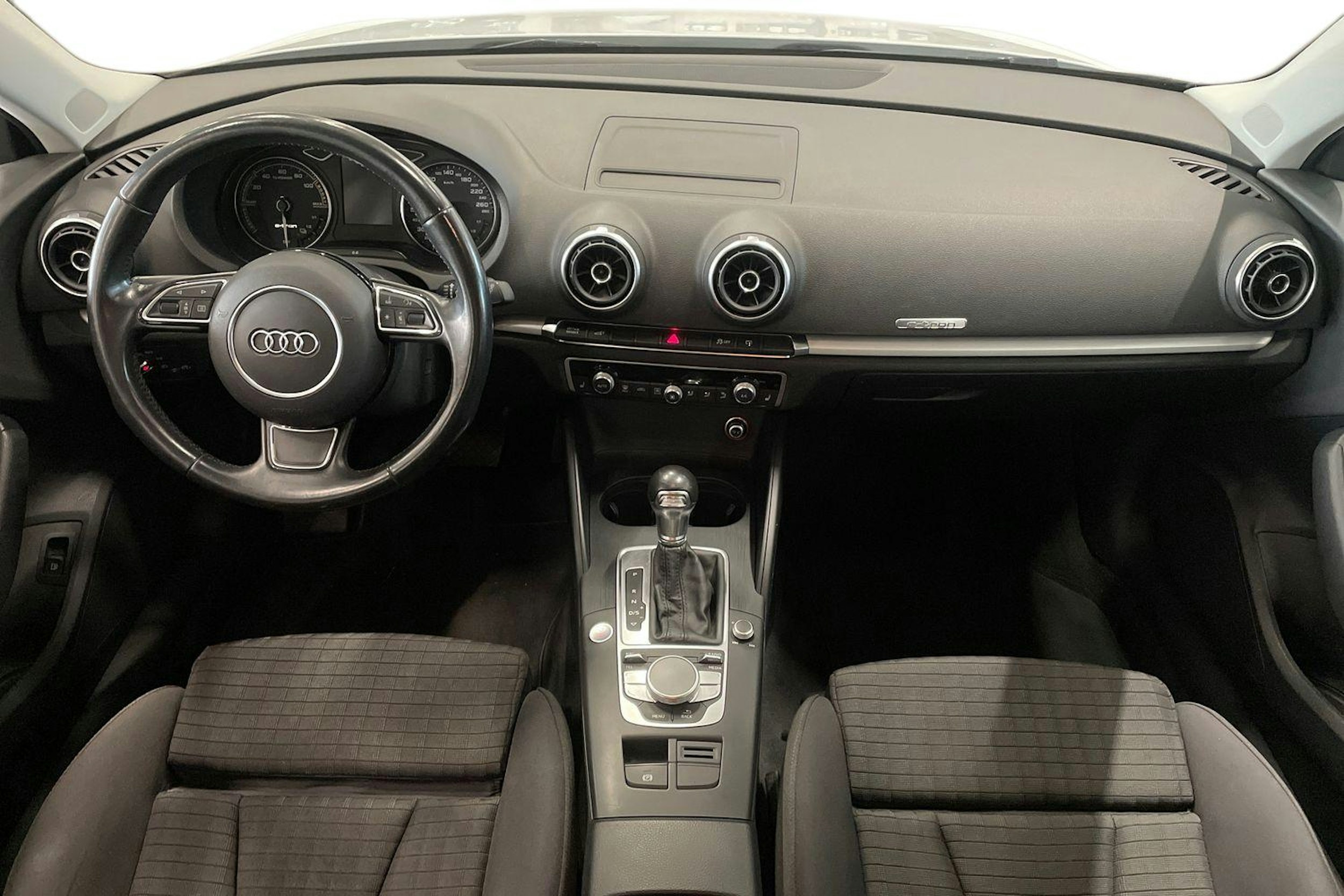 valkoinen Audi A3 2015 kuva 9.