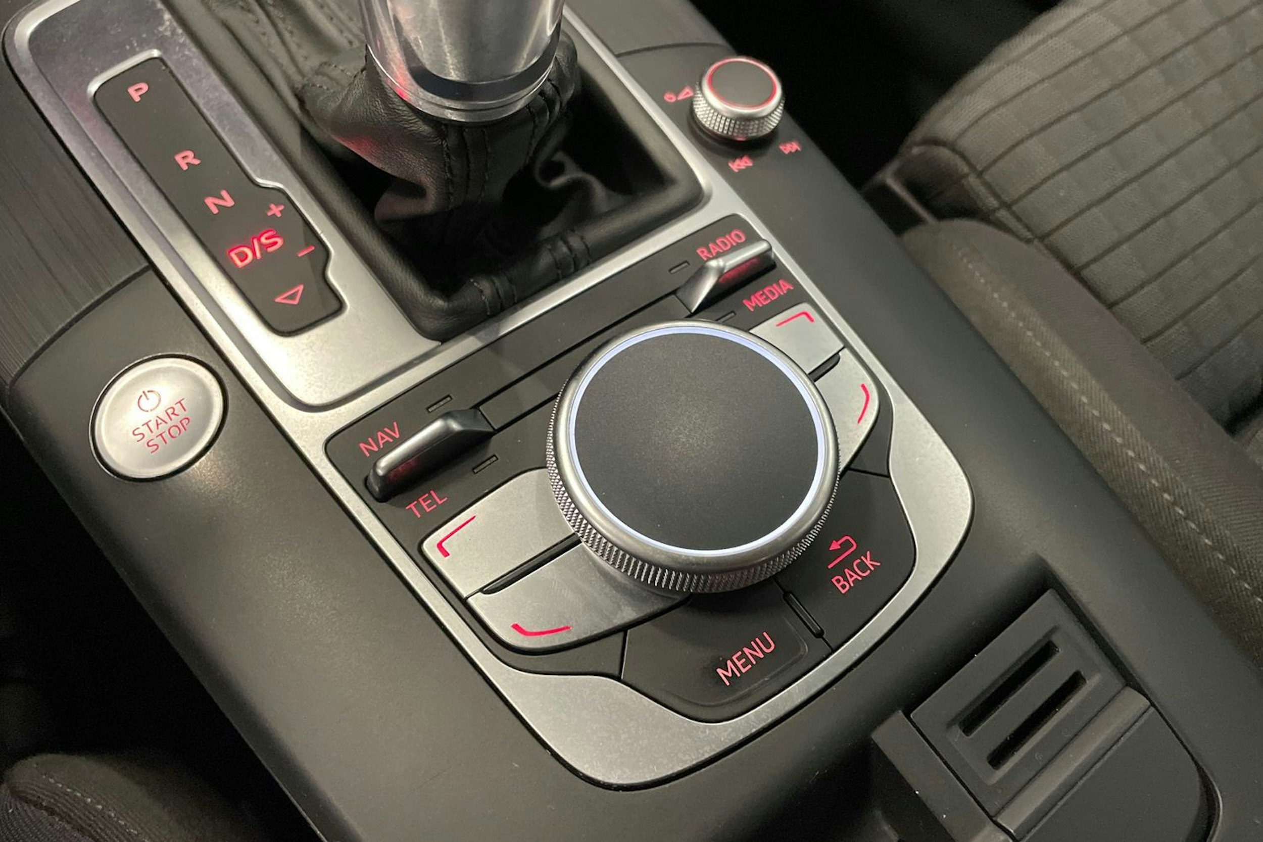 valkoinen Audi A3 2015 kuva 17.