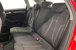 punainen Audi A3 2015 kuva 5.