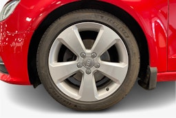 punainen Audi A3 2015 kuva 6.