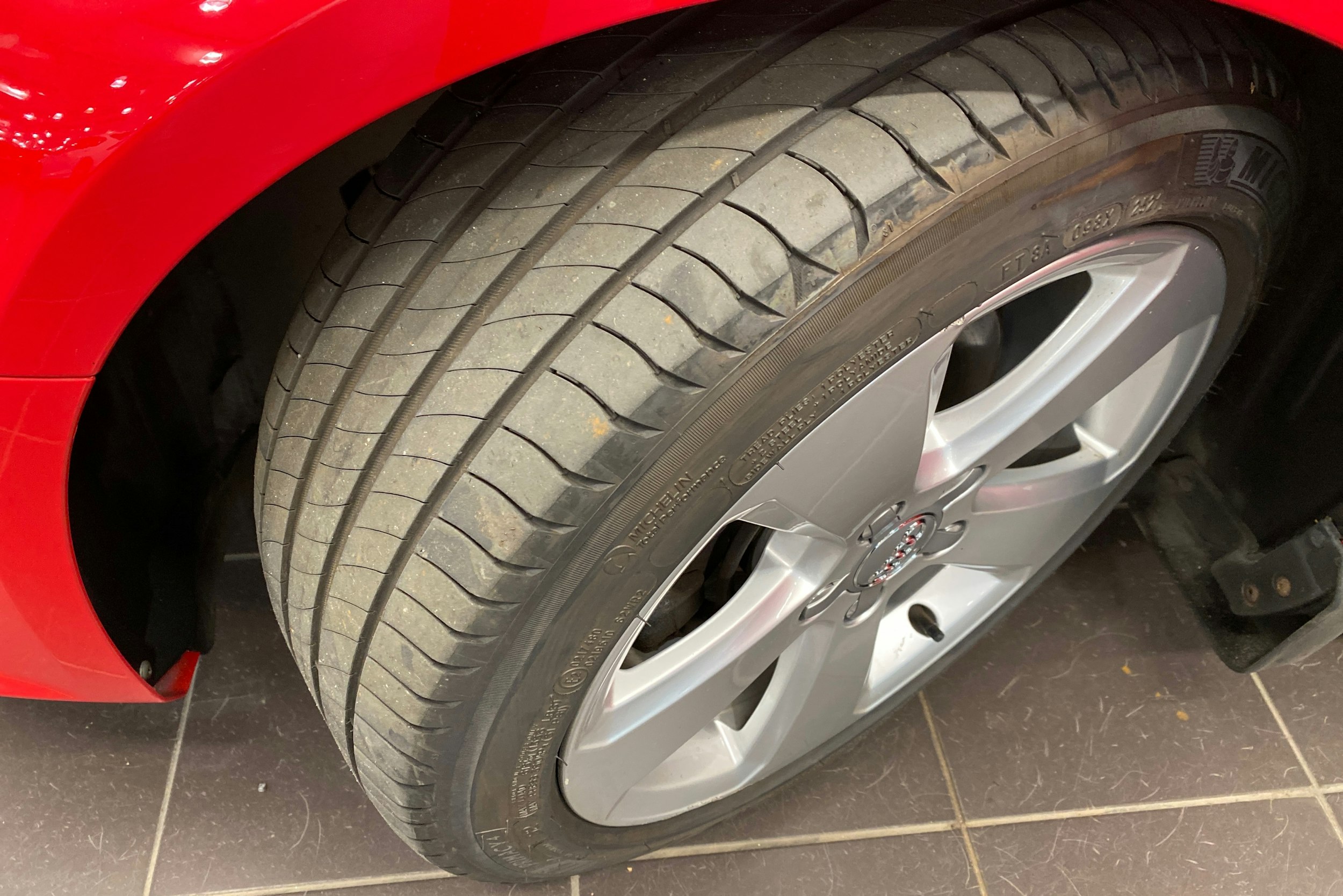 punainen Audi A3 2015 kuva 7.