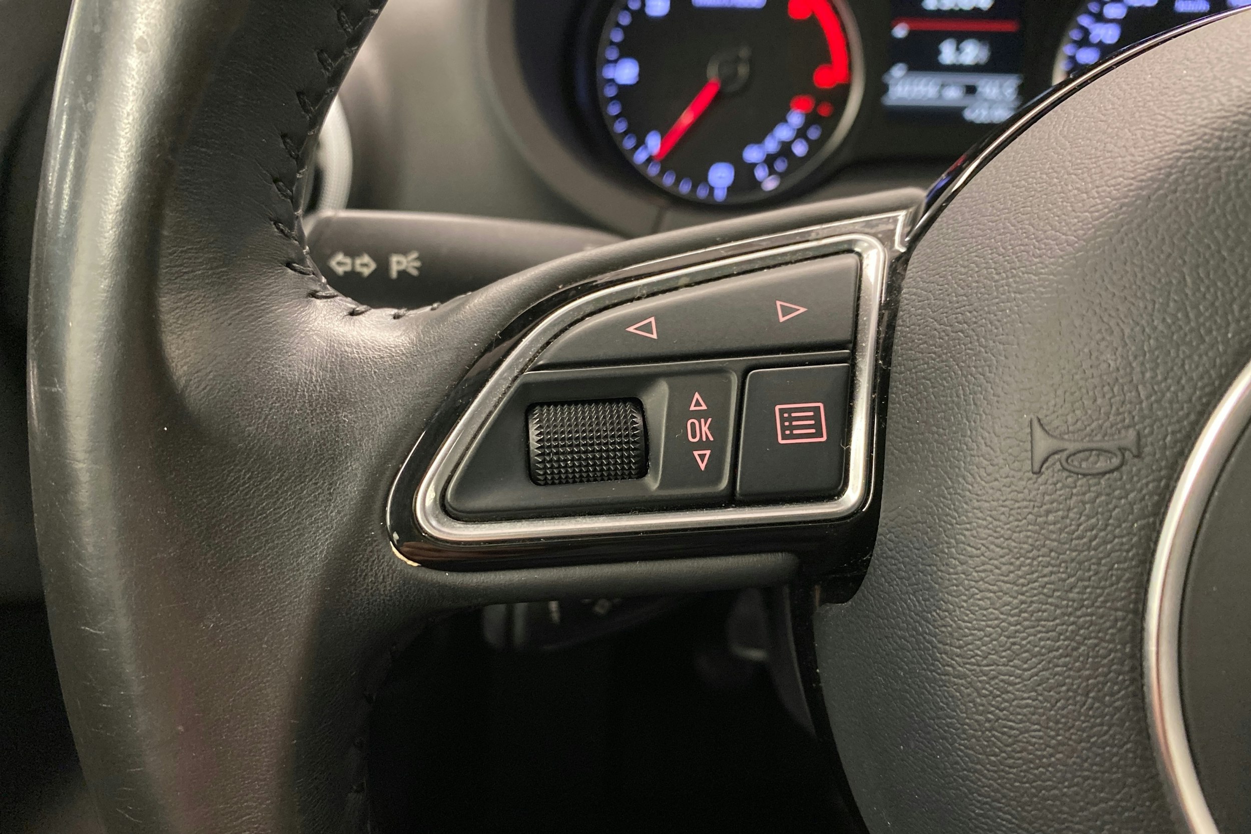 punainen Audi A3 2015 kuva 11.