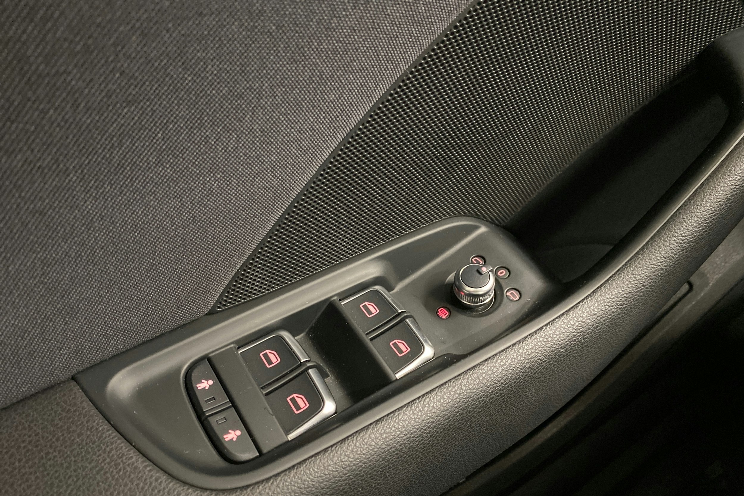 punainen Audi A3 2015 kuva 13.
