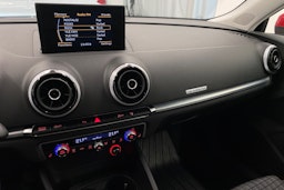 punainen Audi A3 2015 kuva 16.