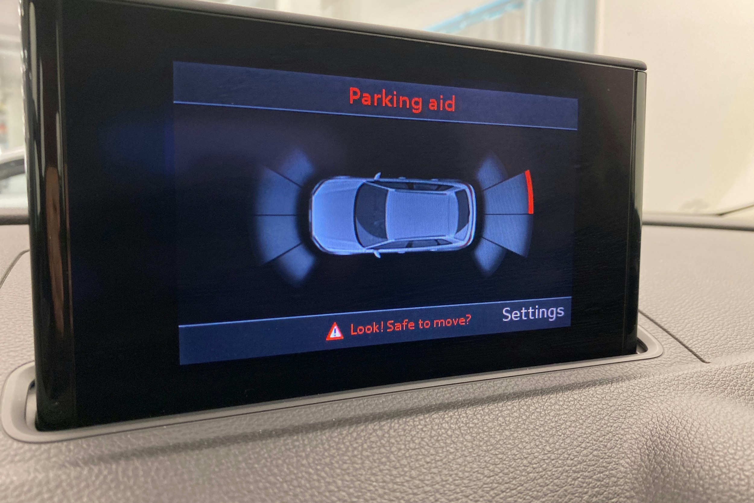 punainen Audi A3 2015 kuva 17.