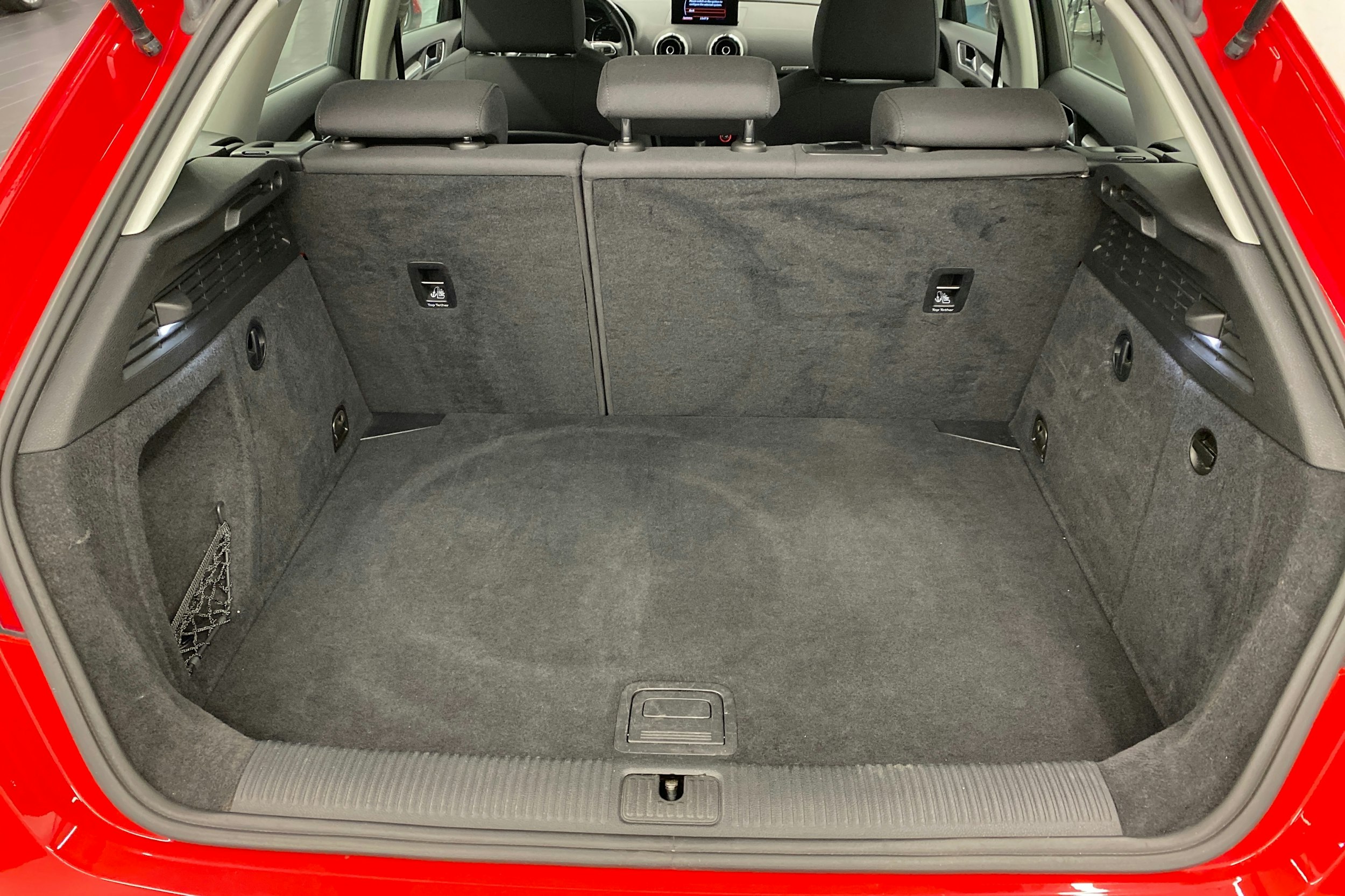 punainen Audi A3 2015 kuva 25.