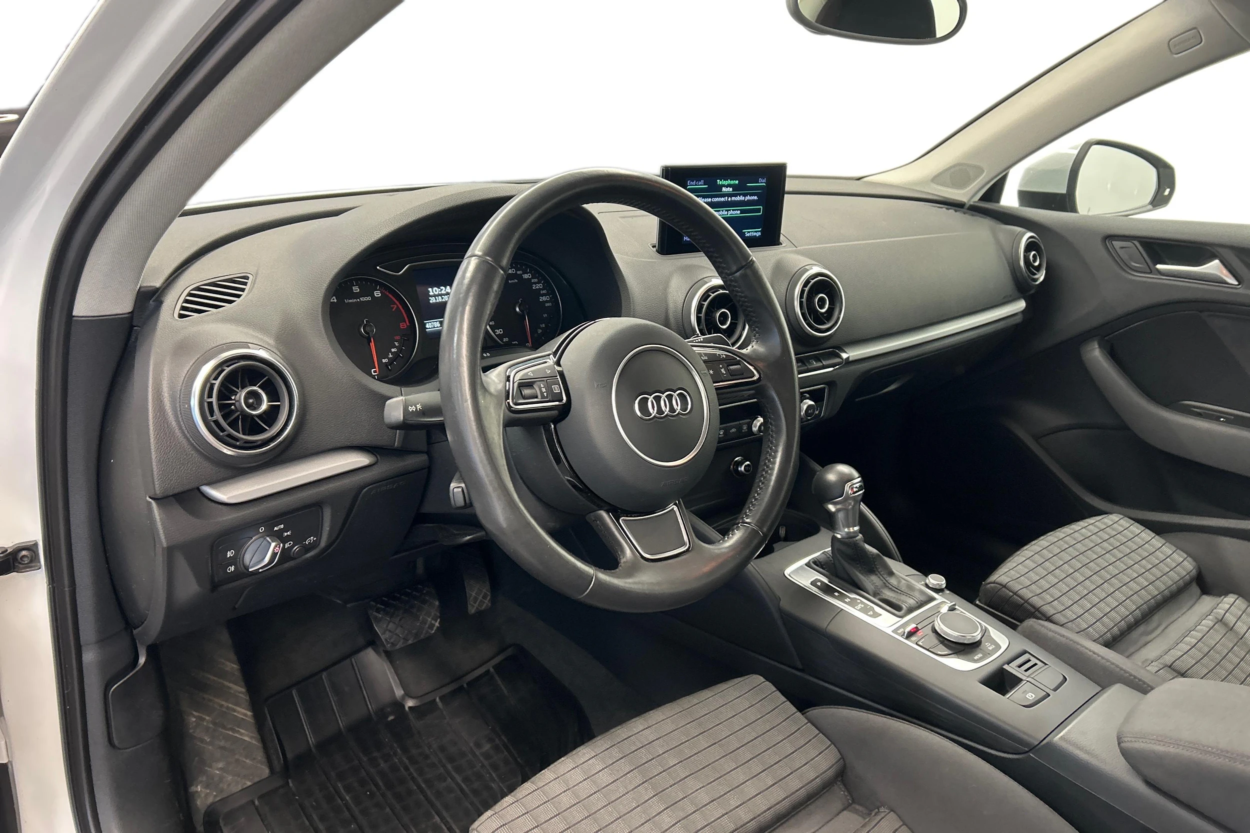 valkoinen Audi A3 2015 kuva 8.